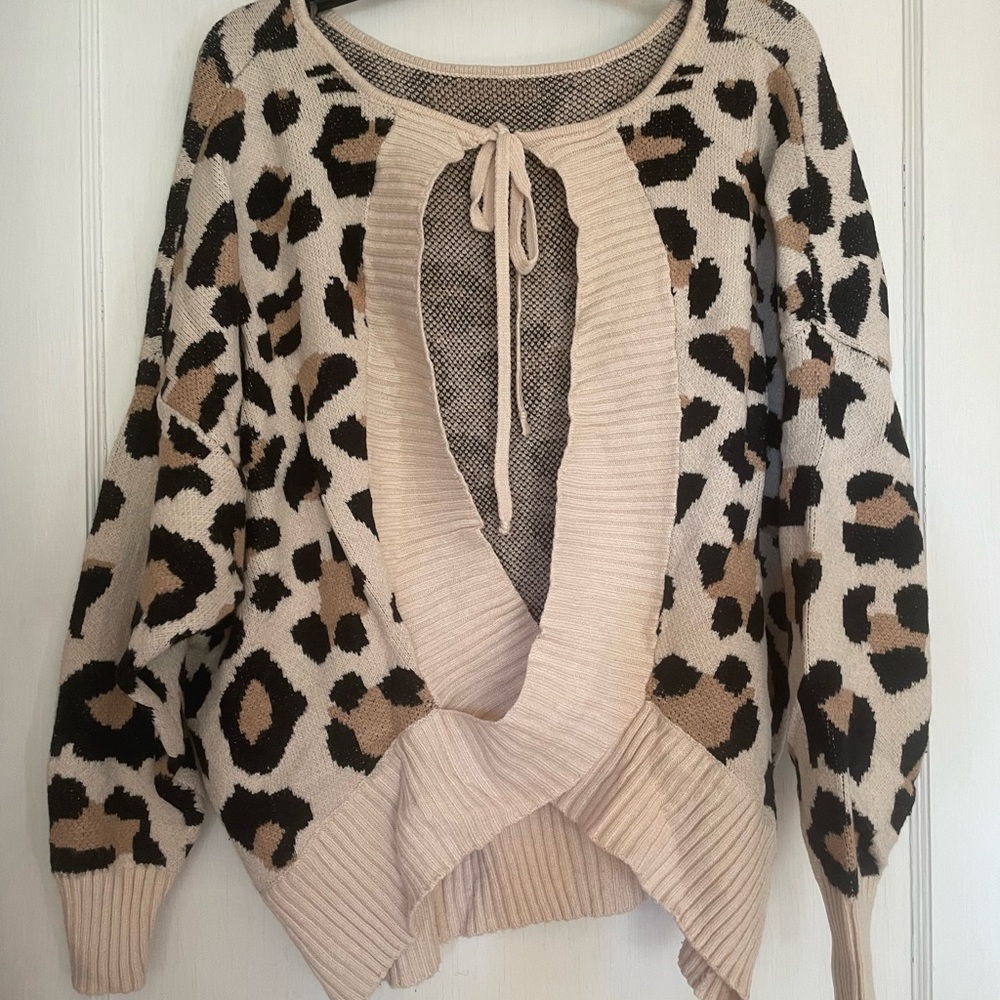 Open back sweater - Picture 2 of 3